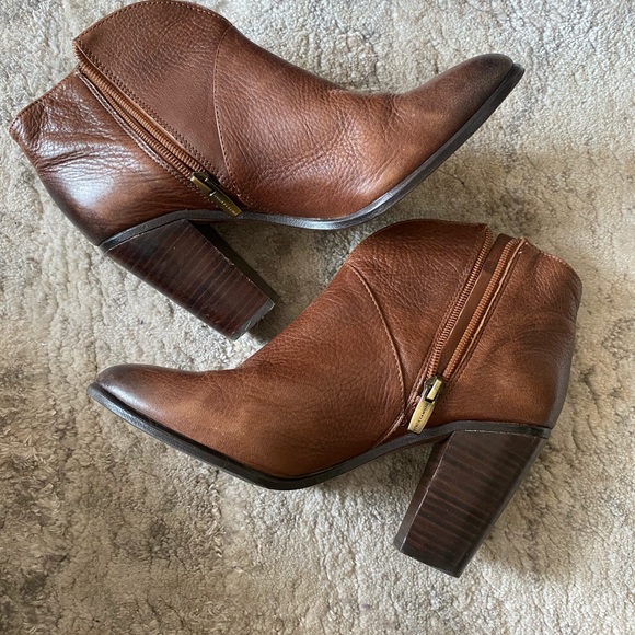 Vince Camuto Shoes - Vince Camuto Franell Leather Booties, Rich Cognac